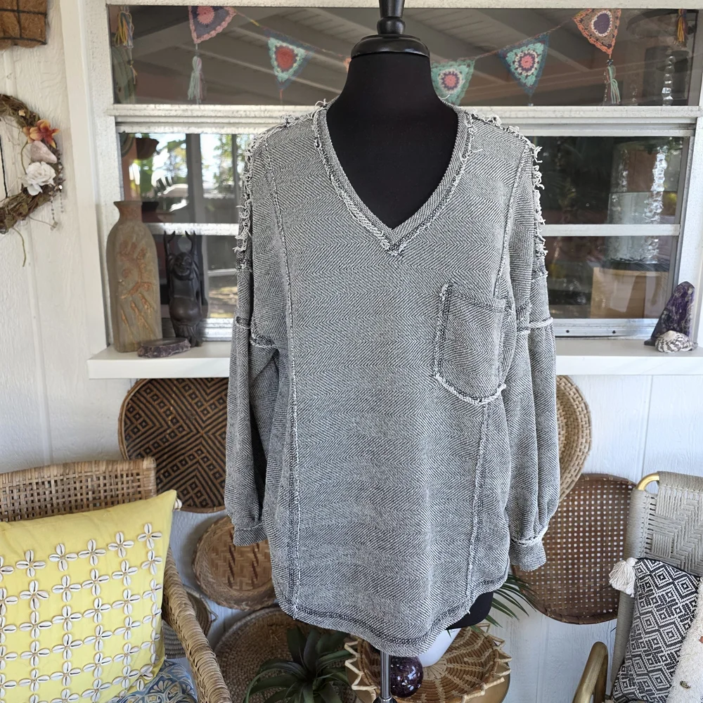 Mustard Seed Gray Distressed V-Neck Sweatshirt Cozy Fringe Pullover - Picture 2 of 13